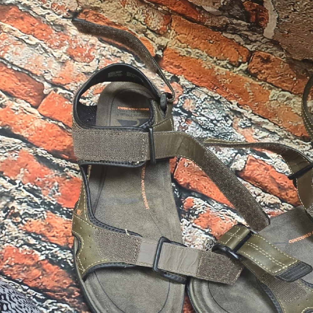 Ozark Trail Men's Khaki/Olive Green Outdoor Terrain Strap Sandals, Size 8